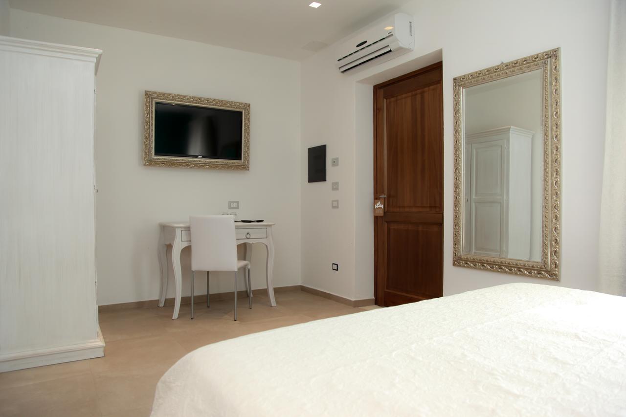 Hypnos Hotel San Teodoro  Exterior foto